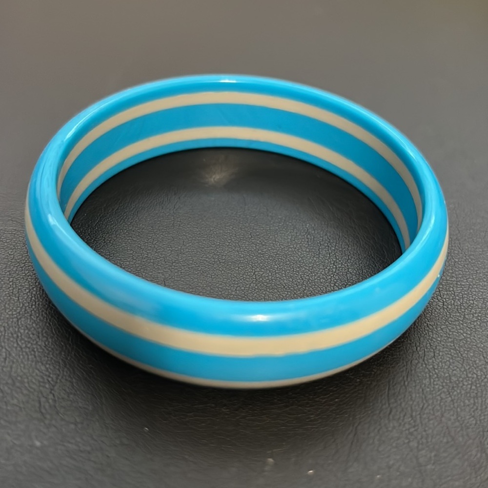 Vintage Plastic Bangle Bracelet, Blue, Gray, Striped, Retro, Boho - Picture 3 of 7